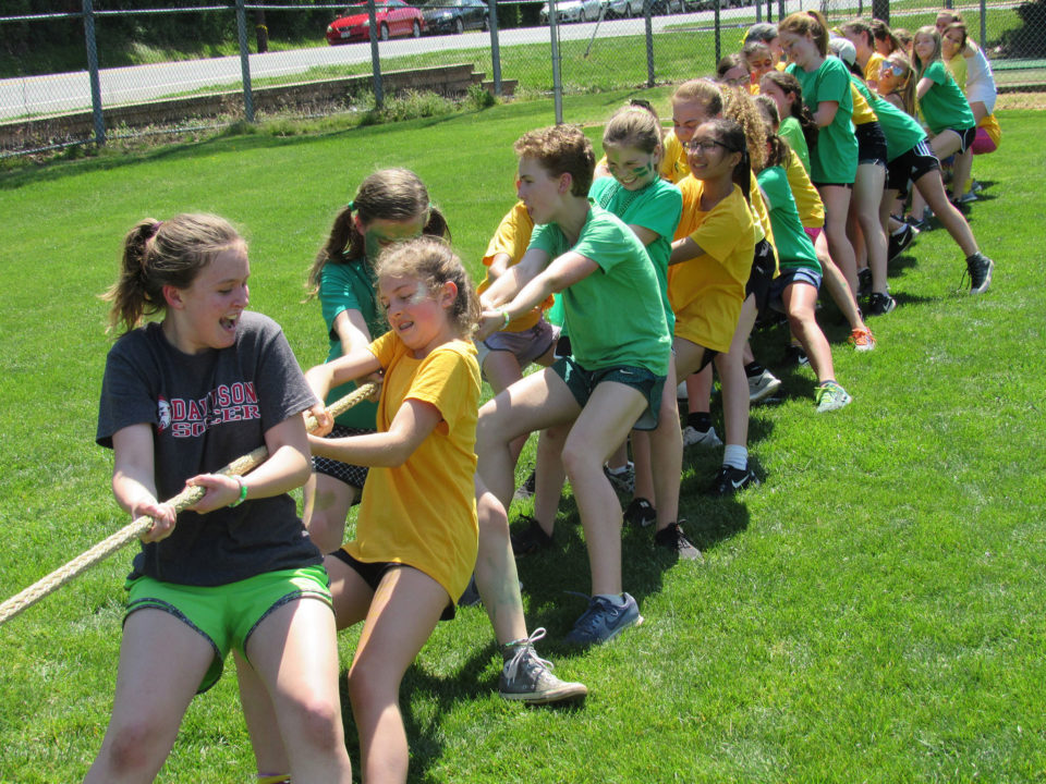 Students playing tug-of-war during Sunflower Bowl 2018